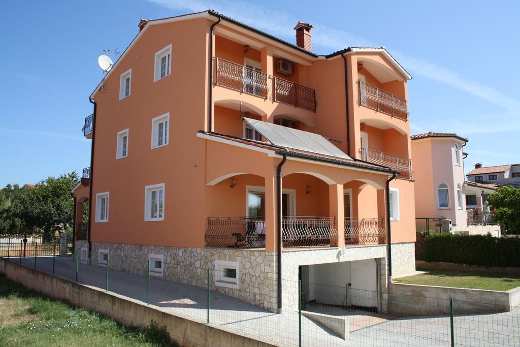 Ferienhaus Dakovic Apartment Porec Exterior photo